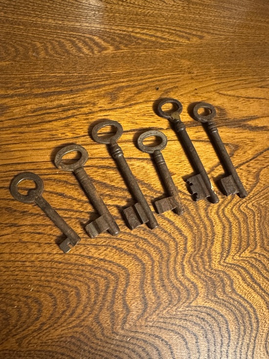 Other - Vintage Skeleton Keys Set bundle of 6